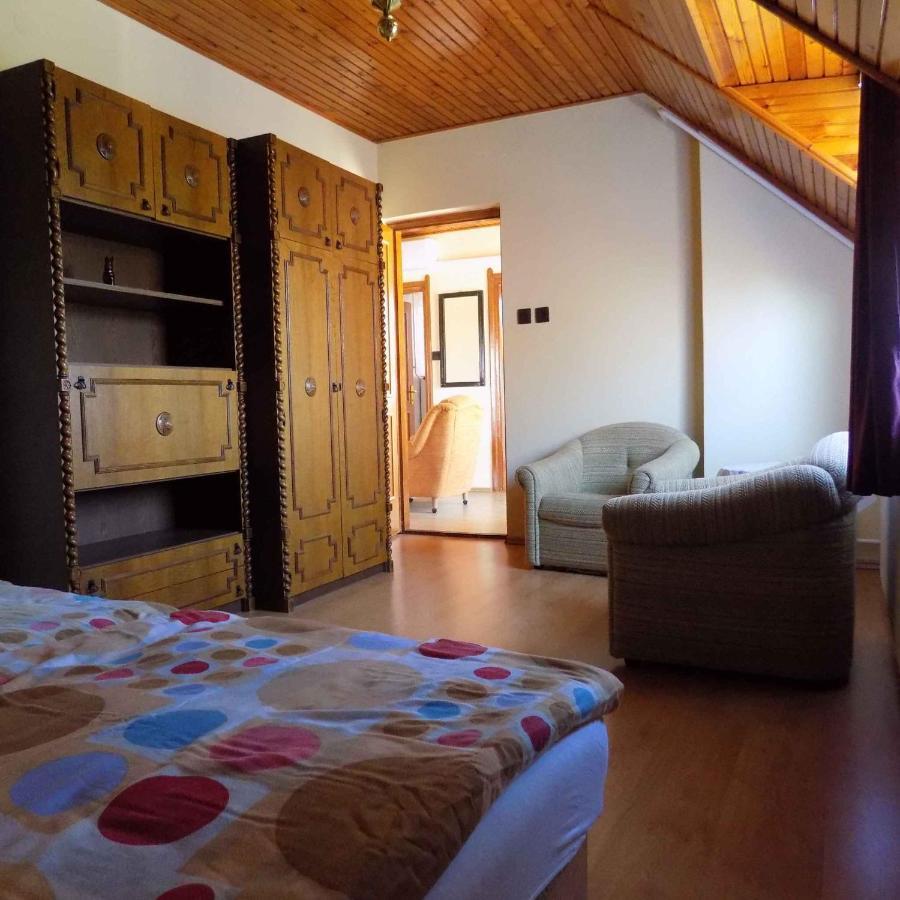 Three-bedroom In I